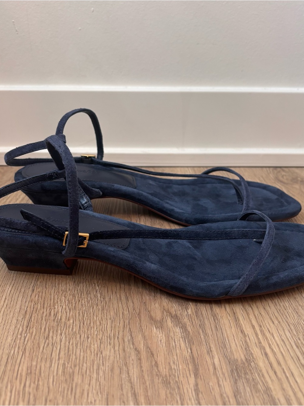 Madewell Women’s The Maycie Asymmetric T-Strap Sandal Suede Blue Size 7.5 NU745 - Picture 2 of 8
